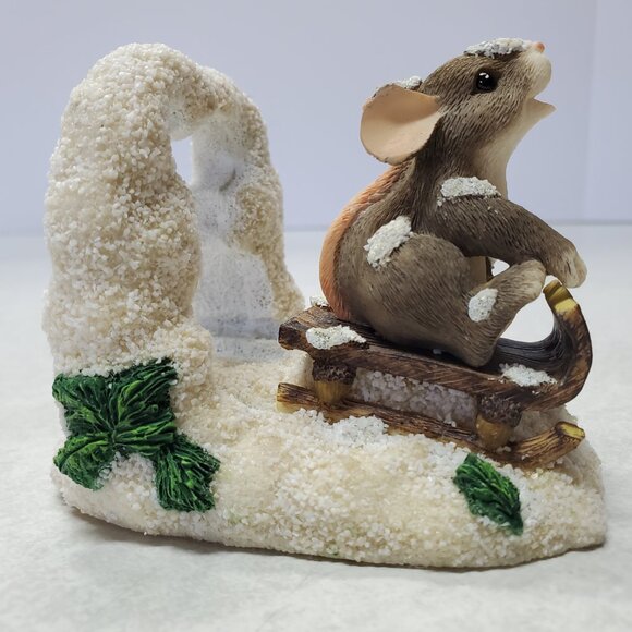 Charming Tails Figurine Collectible Dashing Through The Snow Sledding Mouse - Picture 2 of 11